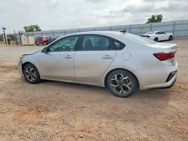 3KPF24AD9ME269799 2021 KIA FORTE - Image 2