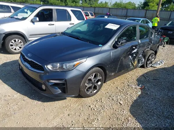 3KPF24AD9ME271598 2021 KIA FORTE - Image 2