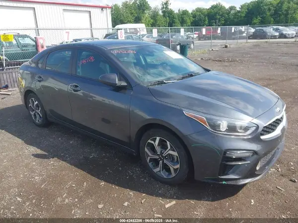 3KPF24AD9ME274324 2021 KIA FORTE - Image 1