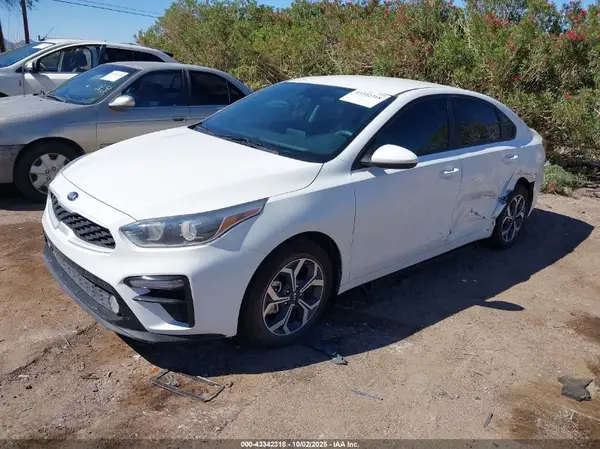 3KPF24AD9ME277580 2021 KIA FORTE - Image 2
