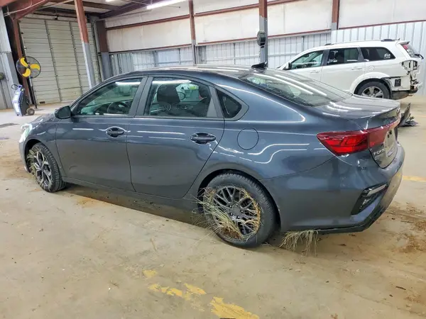 3KPF24AD9ME279135 2021 KIA FORTE - Image 2
