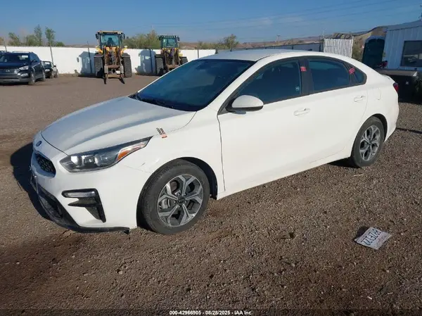 3KPF24AD9ME279216 2021 KIA FORTE - Image 2