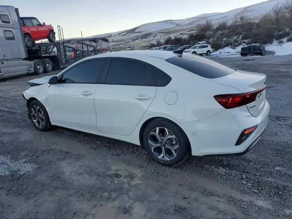 3KPF24AD9ME280317 2021 KIA FORTE - Image 2