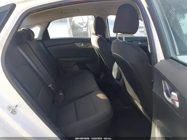 3KPF24AD9ME280995 2021 KIA FORTE - Image 8
