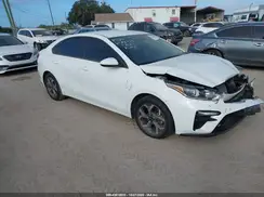 3KPF24AD9ME281421 2021 KIA FORTE