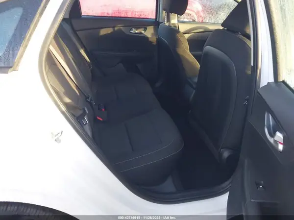 3KPF24AD9ME281838 2021 KIA FORTE - Image 8
