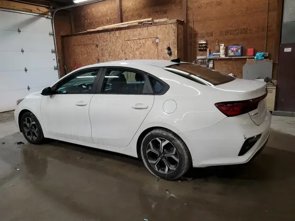 3KPF24AD9ME284433 2021 KIA FORTE - Image 2