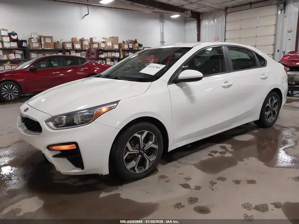 3KPF24AD9ME285758 2021 KIA FORTE - Image 2