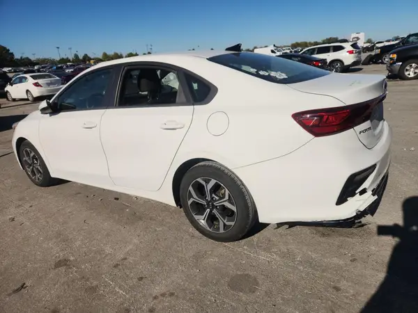 3KPF24AD9ME290524 2021 KIA FORTE - Image 2