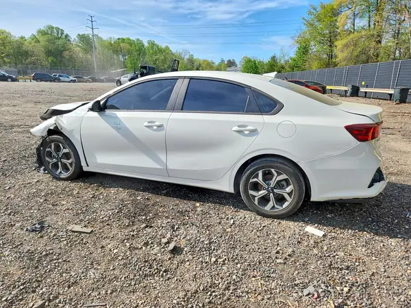 3KPF24AD9ME290751 2021 KIA FORTE - Image 2