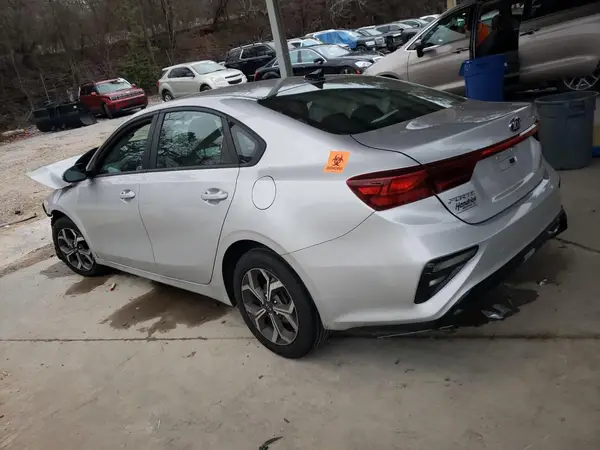 3KPF24AD9ME290958 2021 KIA FORTE - Image 2
