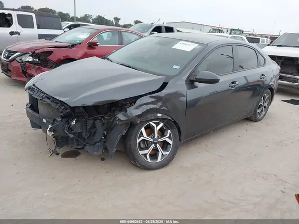 3KPF24AD9ME293715 2021 KIA FORTE - Image 2