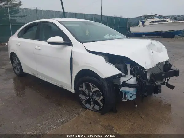 3KPF24AD9ME294945 2021 KIA FORTE - Image 1