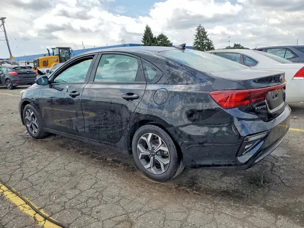 3KPF24AD9ME298574 2021 KIA FORTE - Image 2