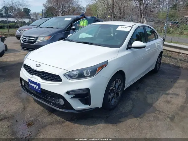3KPF24AD9ME299904 2021 KIA FORTE - Image 2
