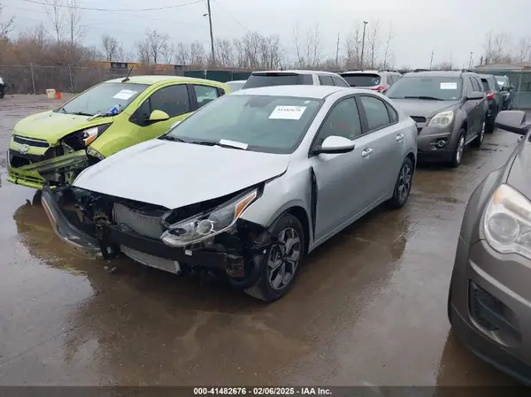 3KPF24AD9ME300758 2021 KIA FORTE - Image 2