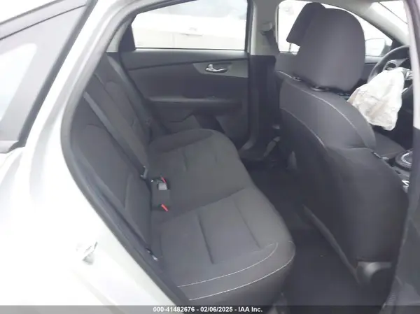 3KPF24AD9ME300758 2021 KIA FORTE - Image 8