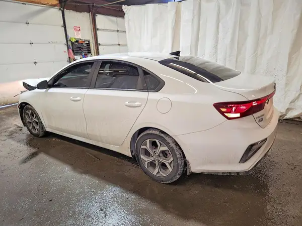 3KPF24AD9ME302249 2021 KIA FORTE - Image 2