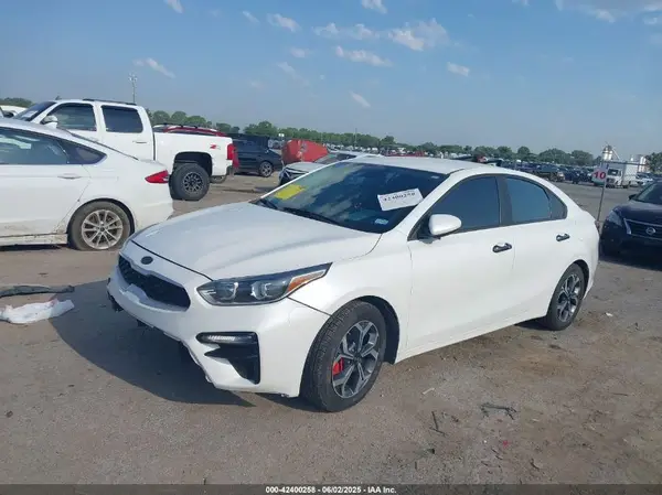3KPF24AD9ME304082 2021 KIA FORTE - Image 2