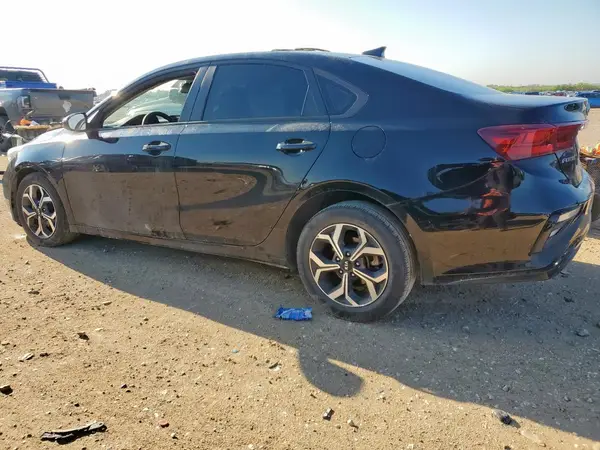 3KPF24AD9ME305684 2021 KIA FORTE - Image 2
