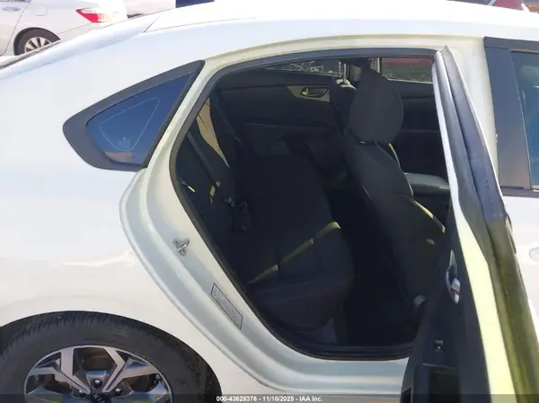 3KPF24AD9ME306804 2021 KIA FORTE - Image 8