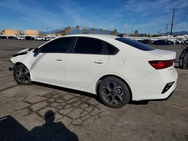 3KPF24AD9ME310352 2021 KIA FORTE - Image 2