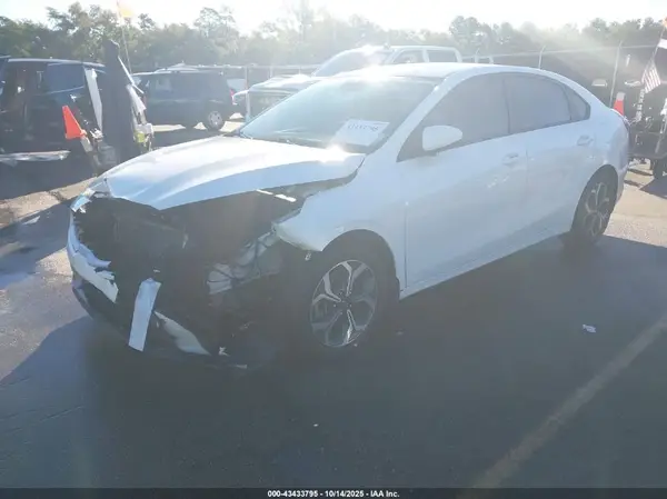 3KPF24AD9ME325630 2021 KIA FORTE - Image 2