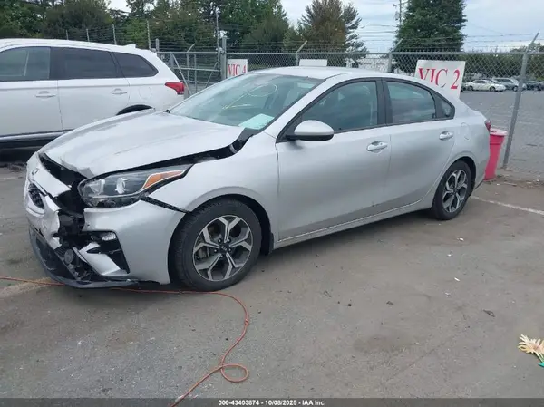 3KPF24AD9ME325689 2021 KIA FORTE - Image 2