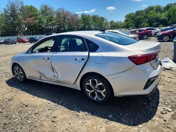 3KPF24AD9ME328530 2021 KIA FORTE - Image 2