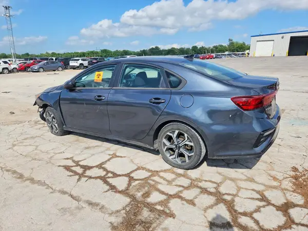 3KPF24AD9ME329662 2021 KIA FORTE - Image 2