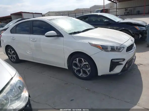 3KPF24AD9ME330892 2021 KIA FORTE - Image 1