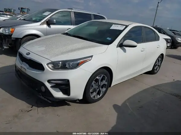 3KPF24AD9ME330892 2021 KIA FORTE - Image 2