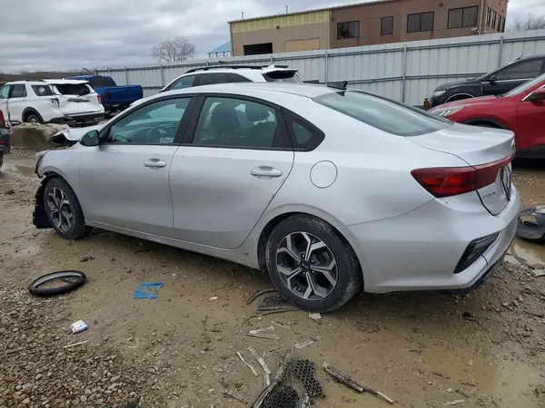 3KPF24AD9ME331878 2021 KIA FORTE - Image 2