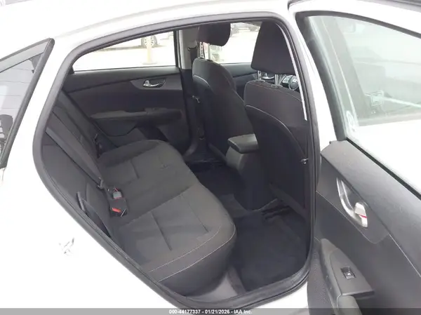 3KPF24AD9ME334084 2021 KIA FORTE - Image 8