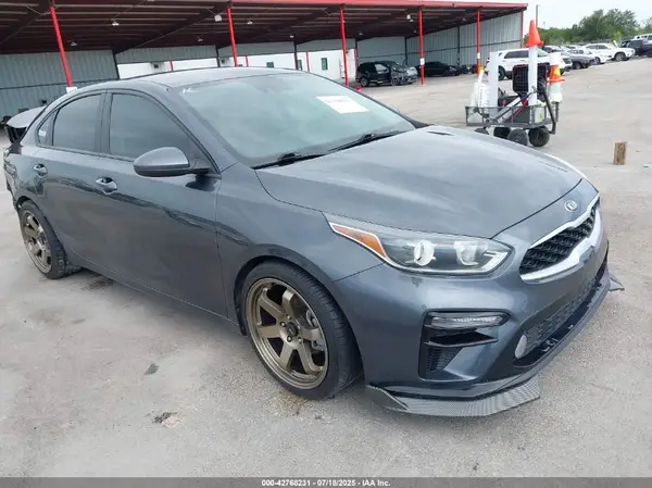 3KPF24AD9ME334585 2021 KIA FORTE - Image 1