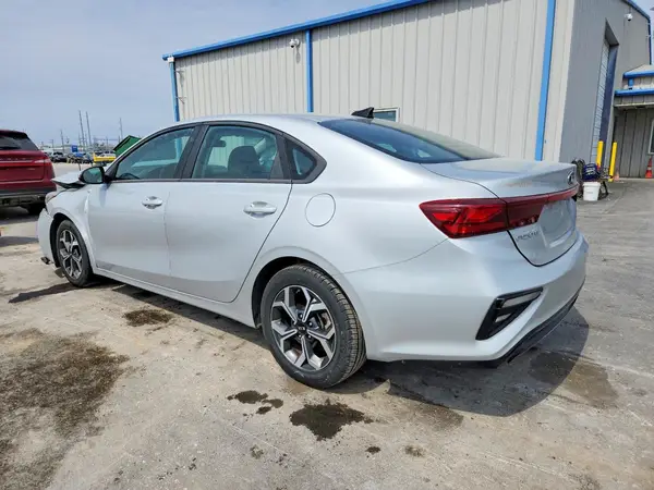 3KPF24AD9ME335221 2021 KIA FORTE - Image 2