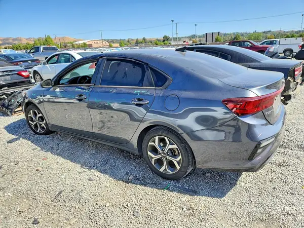 3KPF24AD9ME335574 2021 KIA FORTE - Image 2