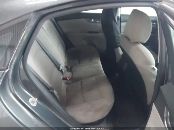 3KPF24AD9ME337292 2021 KIA FORTE - Image 8
