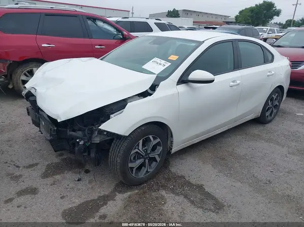 3KPF24AD9ME337583 2021 KIA FORTE - Image 2