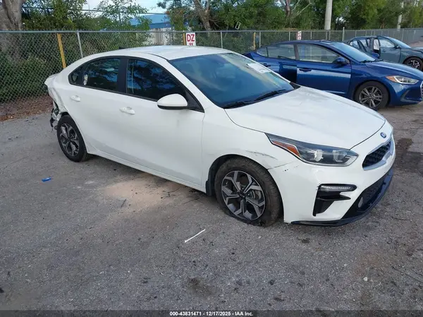 3KPF24AD9ME340676 2021 KIA FORTE - Image 1