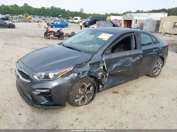 3KPF24AD9ME347076 2021 KIA FORTE - Image 2
