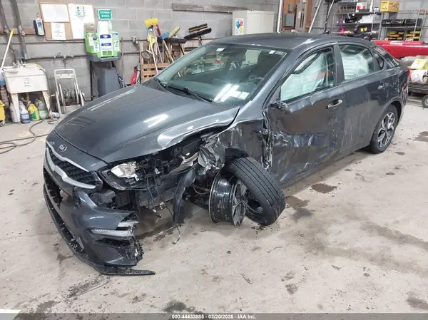 3KPF24AD9ME348258 2021 KIA FORTE - Image 2