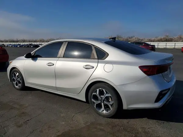 3KPF24AD9ME349068 2021 KIA FORTE - Image 2