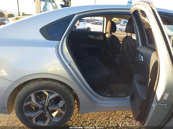 3KPF24AD9ME349071 2021 KIA FORTE - Image 8