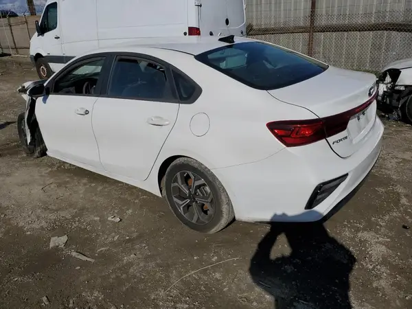 3KPF24AD9ME352049 2021 KIA FORTE - Image 2