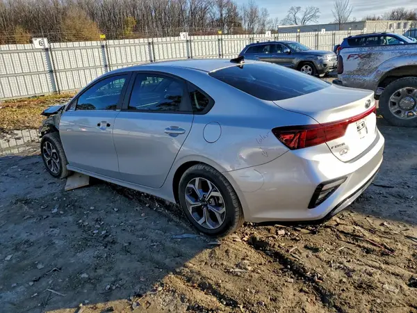 3KPF24AD9ME352973 2021 KIA FORTE - Image 2