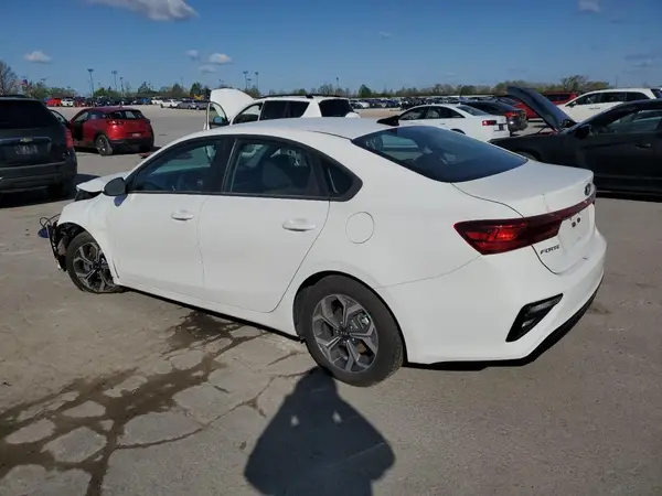 3KPF24AD9ME353072 2021 KIA FORTE - Image 2