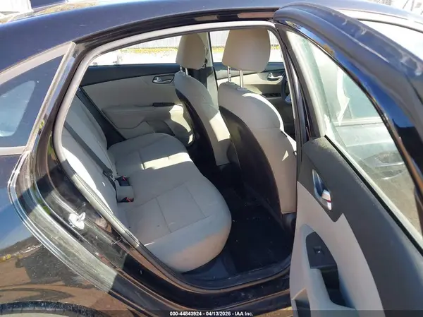 3KPF24AD9ME355100 2021 KIA FORTE - Image 8