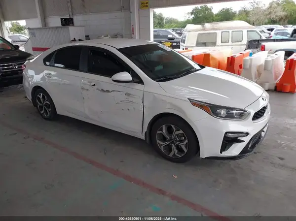 3KPF24AD9ME358398 2021 KIA FORTE - Image 1