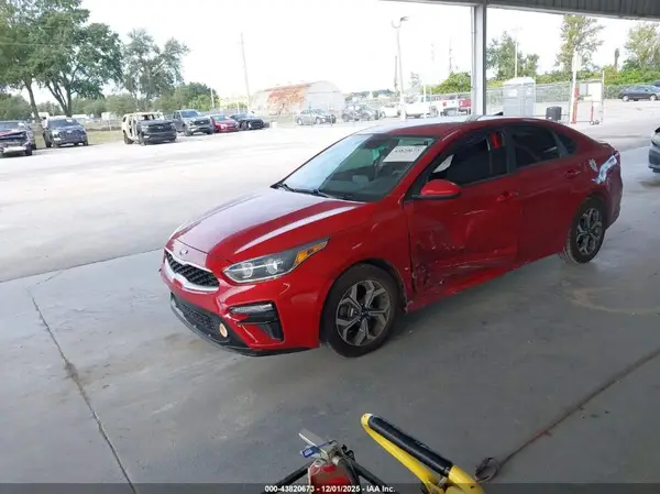 3KPF24AD9ME359535 2021 KIA FORTE - Image 2